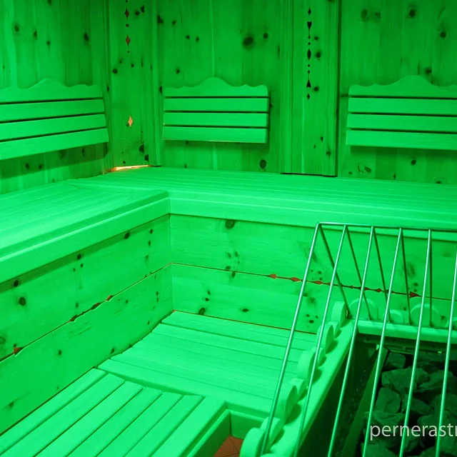 Saunabänke im Wellness Hotel in Tux im Zillertal